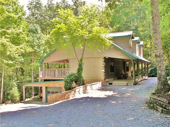 122 Rabbits Pl, Lake Lure, NC 28746