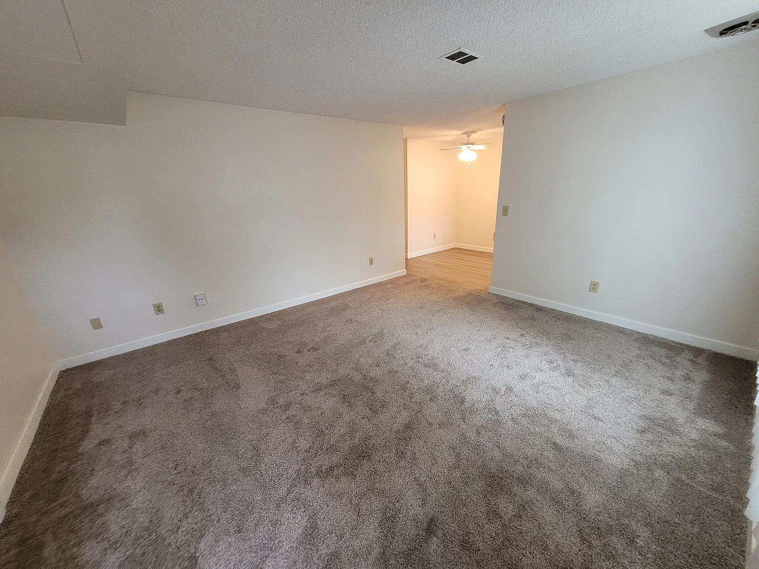 2 bed, 750 sqft, $1,900 — Photo 3