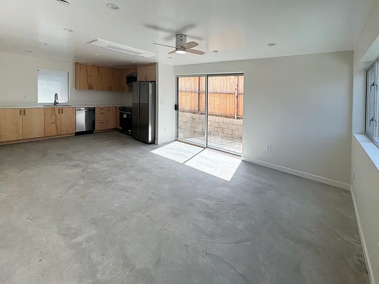 5644 1/2 Aldama St — Photo 2