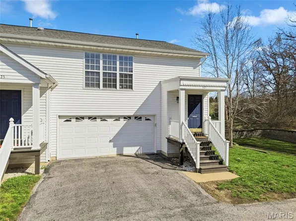 125 Towne Square Ct, Eureka, MO 63025