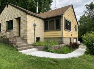 144 Riverside Dr, Waterford, WI 53185