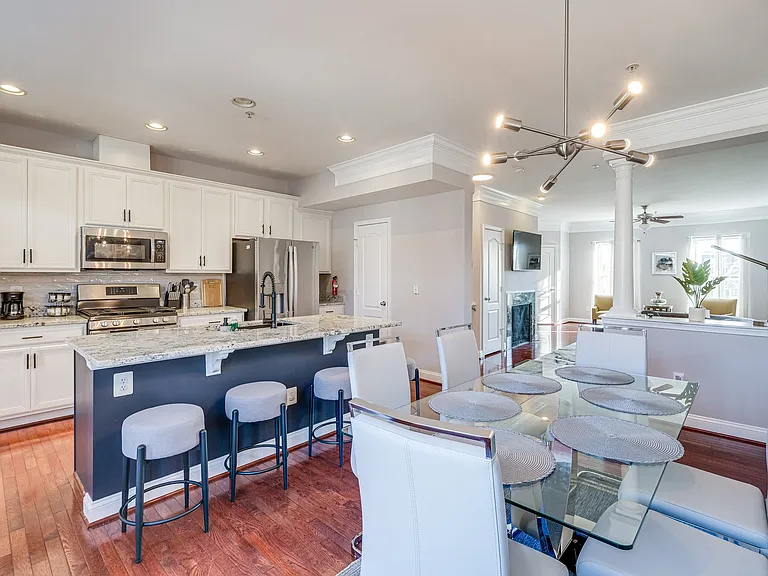 14806 Hardcastle St — Photo 3