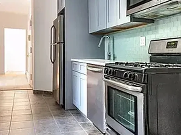 851 Hart Street image 3 of 6