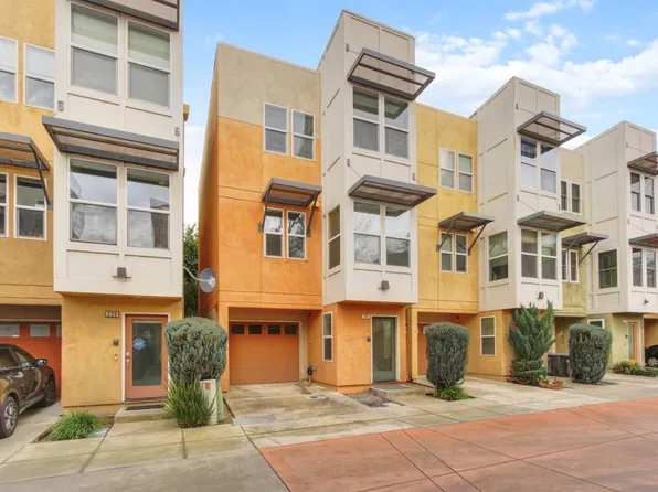 243 McDowell Ln, West Sacramento, CA 95605