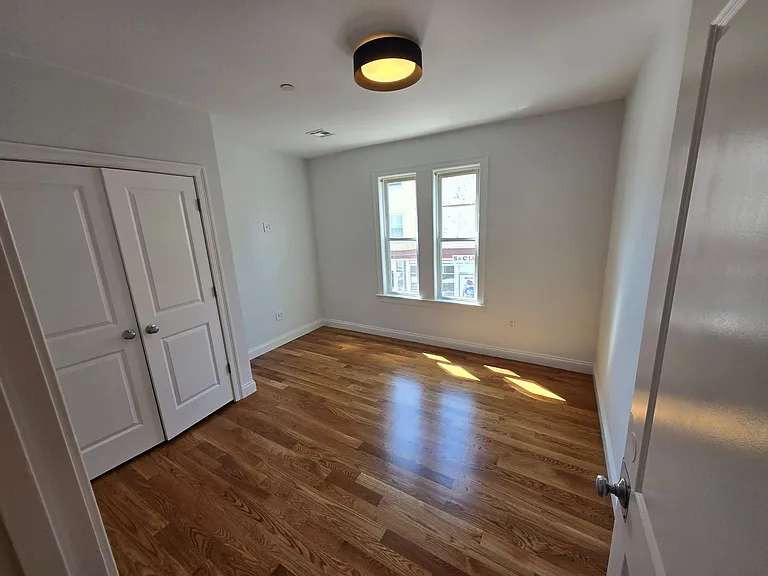 355 Adams Street — Photo 18