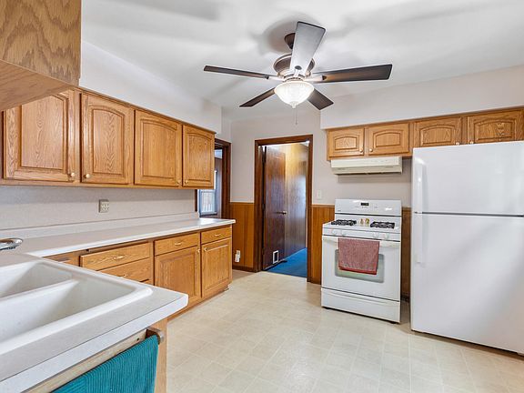 5th image of 632 Parkway Dr