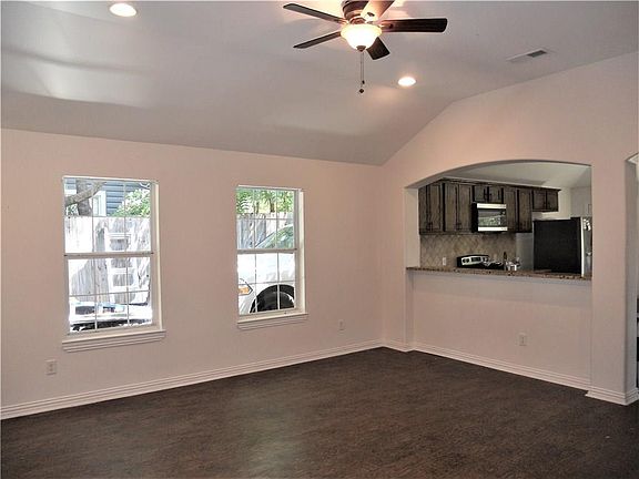 4th image of 4942 Kildare Ave