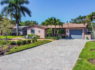 9046 Oak St NE, Saint Petersburg, FL 33702