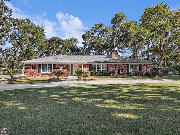 5th image of 1613 Lake Dr