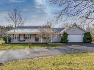 25 Miller Farm Ln, Brevard, NC 28712