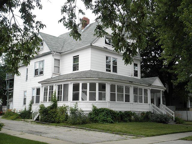 Building Photo 4