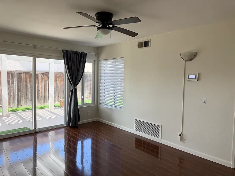 26056 Dunbar Dr — Photo 6