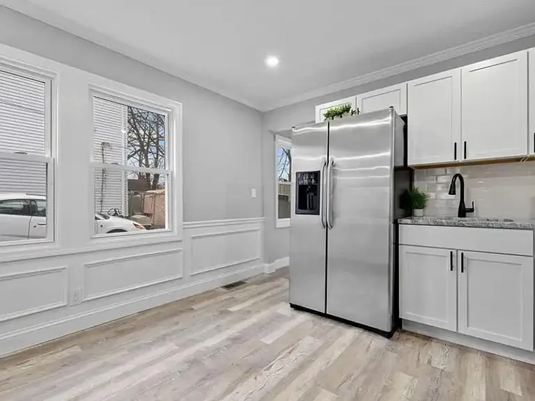 212 Greene St — Photo 12