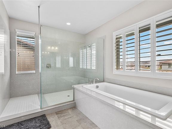 5th image of 340 Castellari Dr