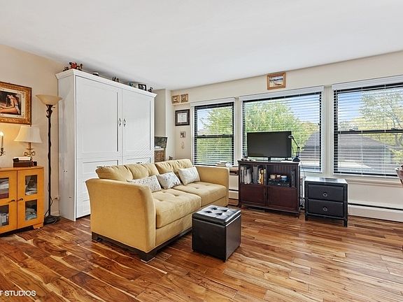 3rd image of 4880 N Marine Dr APT 316