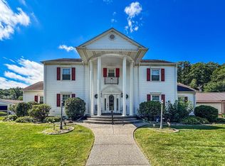 111 Phillips St, Sophia, WV 25921