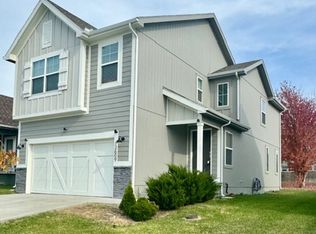 12609 S Burrows St, Lake Lotawana, MO 64086