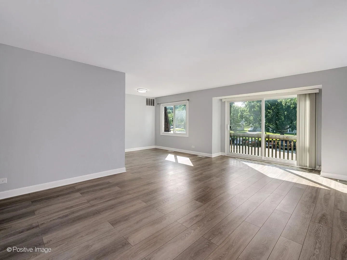 2 bed, 1150 sqft, $2,050 — Photo 3