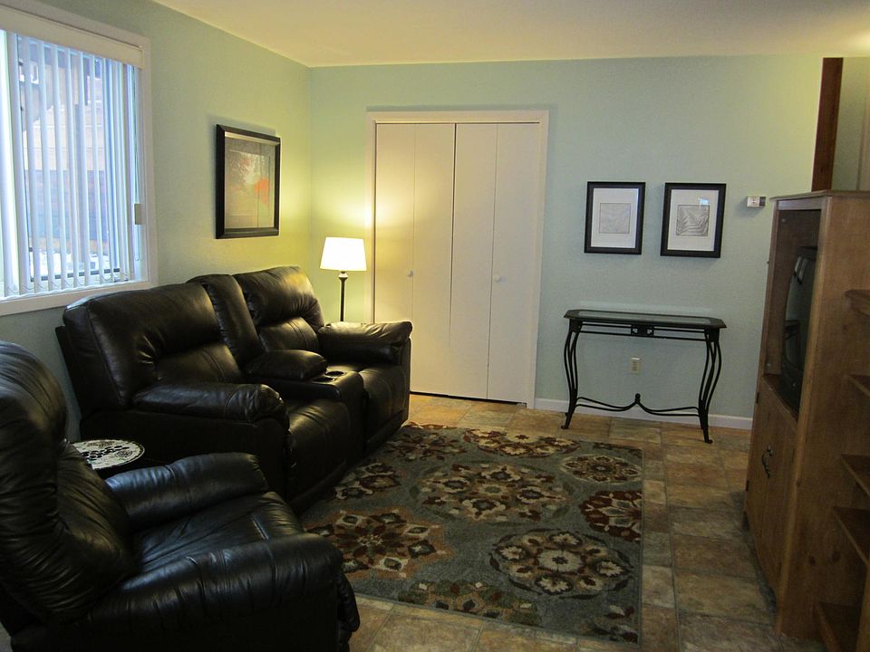 1st image of 322 Droz Dr