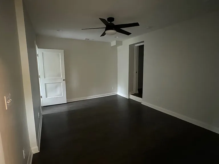 726 E Saint Catherine St — Photo 11