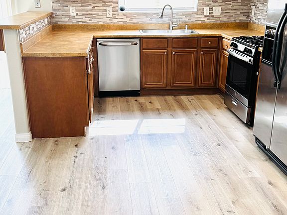 4th image of 1852 Vida Pacifica St