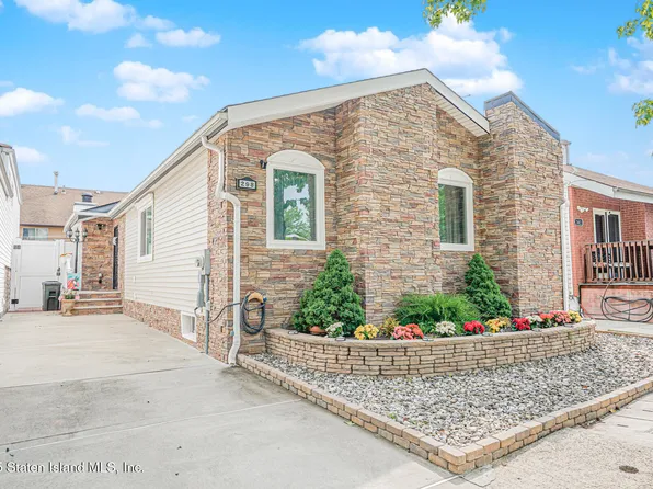 298 Green Valley Rd, Staten Island, NY 10312