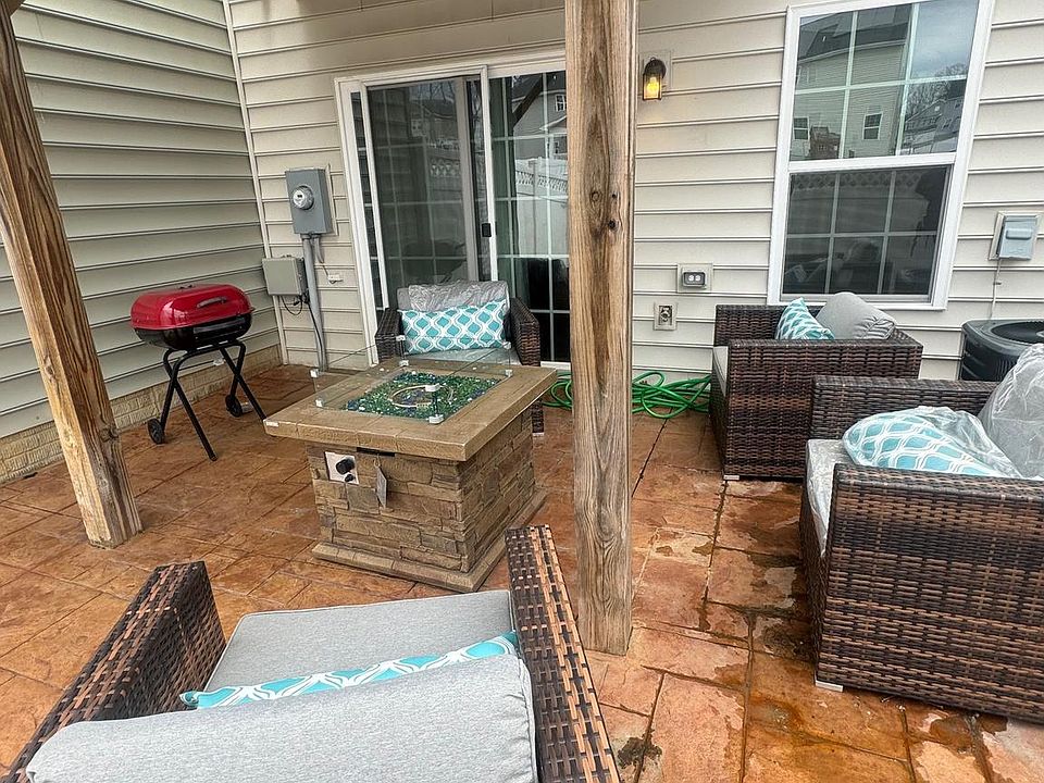 2nd image of 404 Landing Dr
