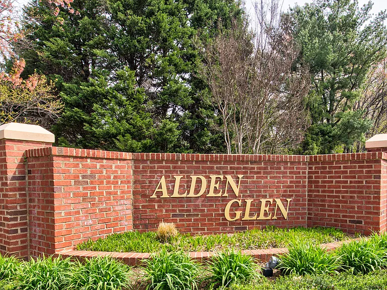 11957 Glen Alden Rd — Photo 2