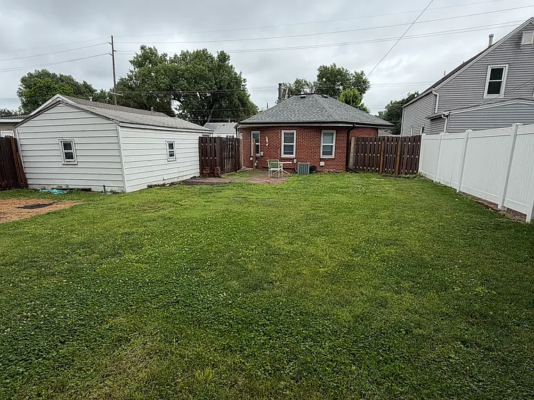 808 E 23rd St — Photo 3