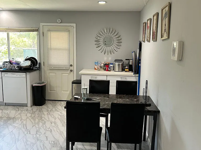2625 Baltic Ave — Photo 10