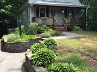 704 Valley Rd, Barre, MA 01005