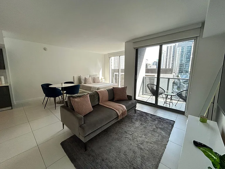 31 SE 6th St #1703 — Photo 20