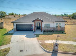1237 E Stetson Ln, Mustang, OK 73064