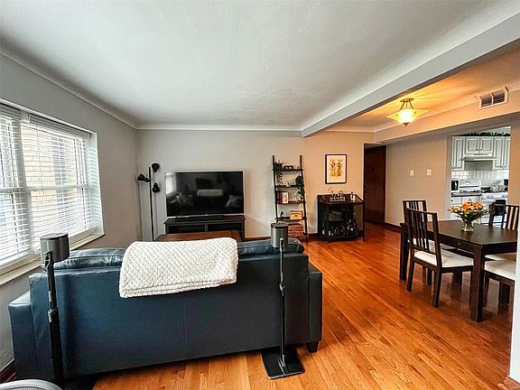 2nd image of 6600 Devonshire Ave #6