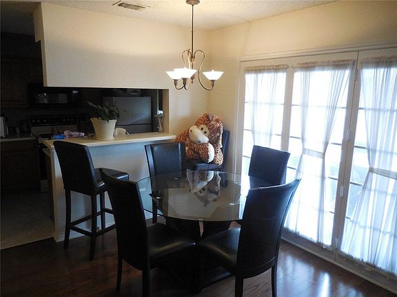 3rd image of 2106 Amesbury Dr Unit 222