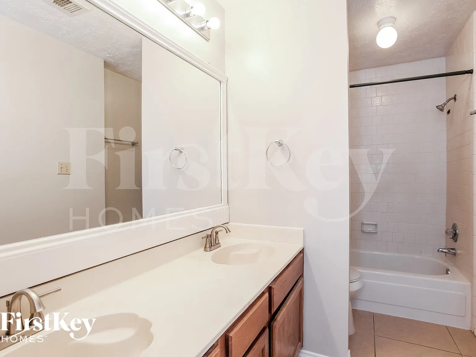 3 bed, 2.5 bath, 2373 sqft, $2,540 — Photo 1