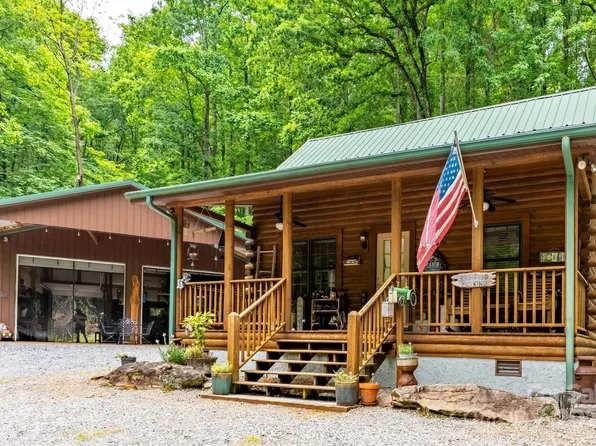 125 Cypress Ln, Saluda, NC 28773