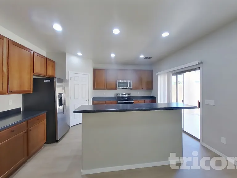 10208 W Wier Ave — Photo 5