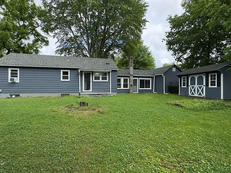44 S Woodlawn Ave — Photo 15