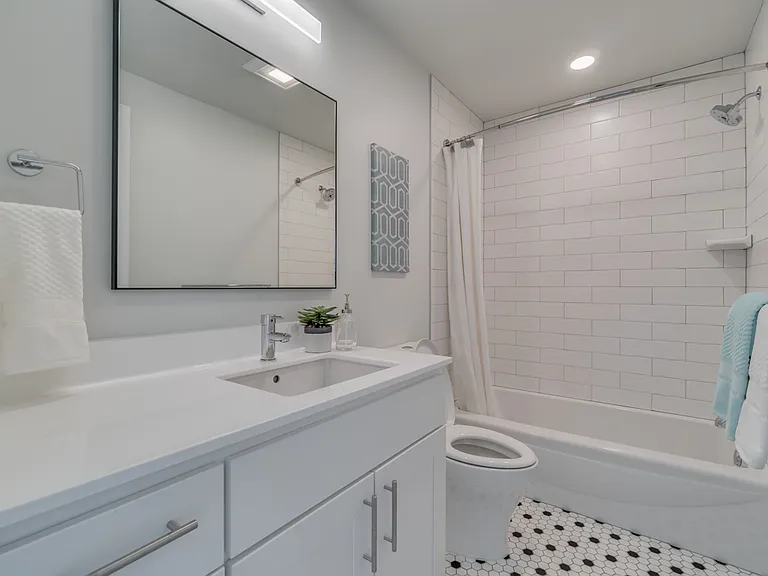2205 40th Pl NW #1 — Photo 6