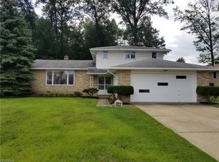 1102 John Glenn Dr, Seven Hills, OH 44131