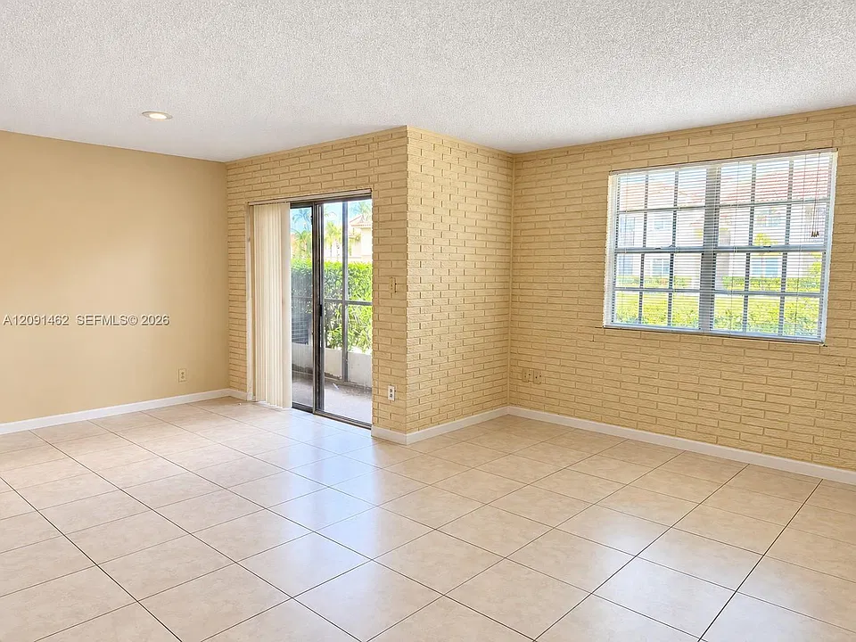 1285 SW 46th Ave #2711