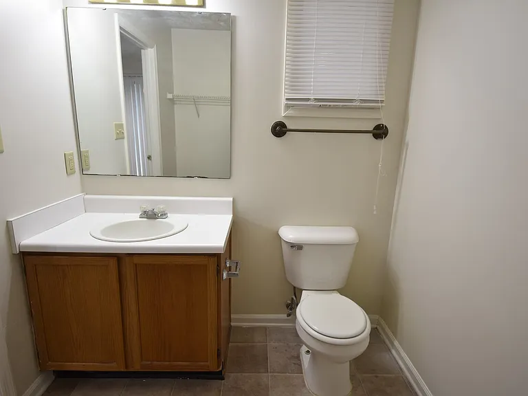 202 Cobblestone Ct — Photo 7