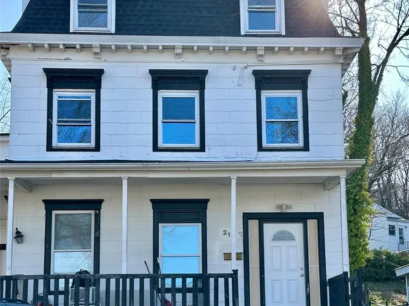 21 Continental Pl, Glen Cove, NY 11542