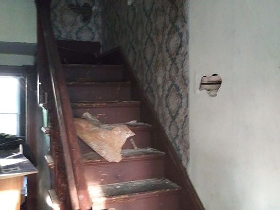4th image of 17 Manning St