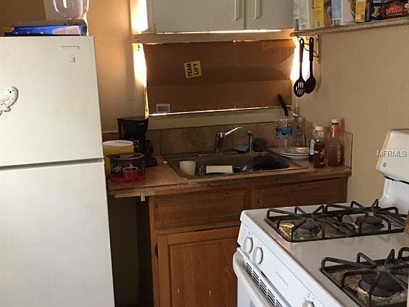 3rd image of 813 Tucker Ave