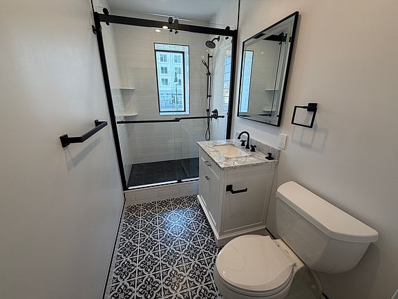4th image of 100 W Broadway #1D