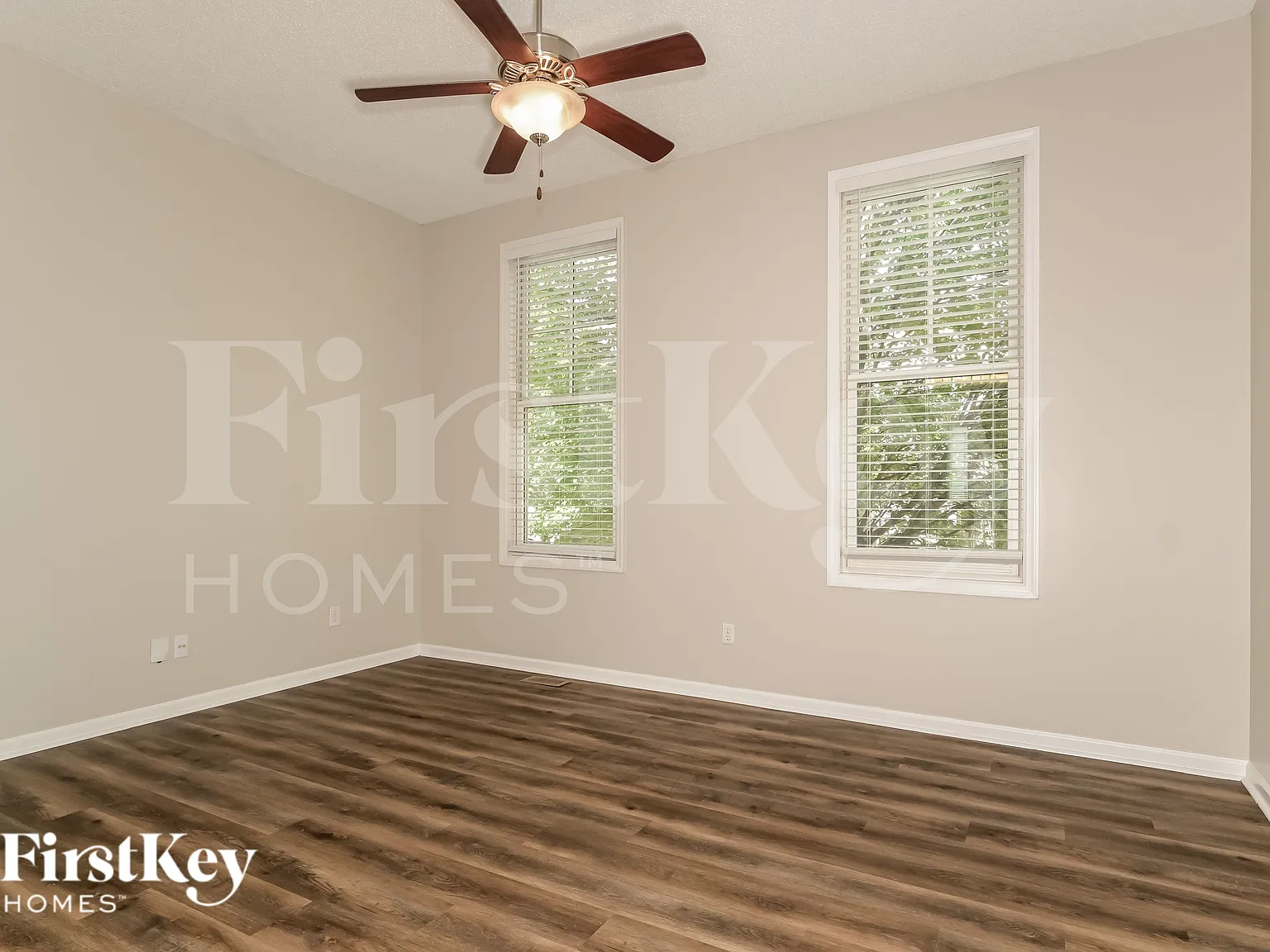3 bed, 3.0 bath, 1280 sqft, $2,390 — Photo 3