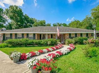 9800 Debra Dr, River Ridge, LA 70123