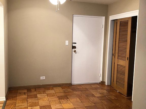 3rd image of 1040 Chicago Ave APT 209